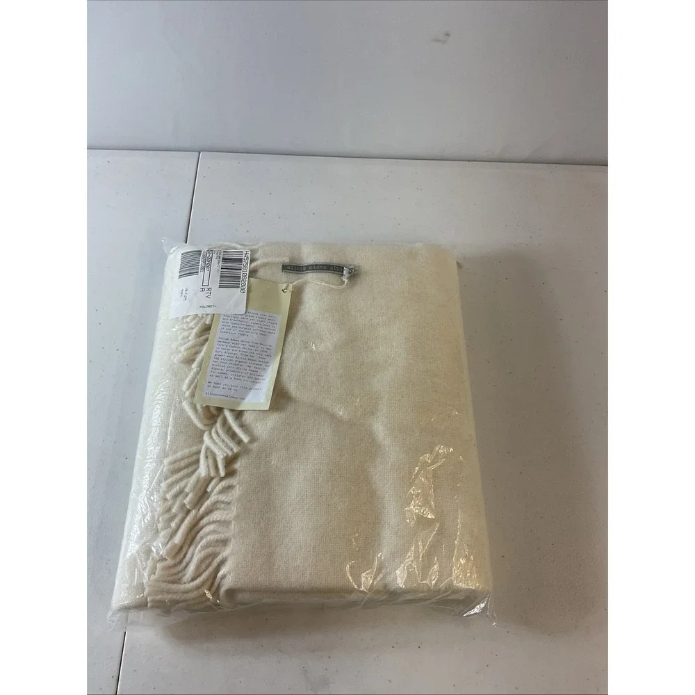 NEW Alicia Adams Alpaca Throw Color Ivory 51